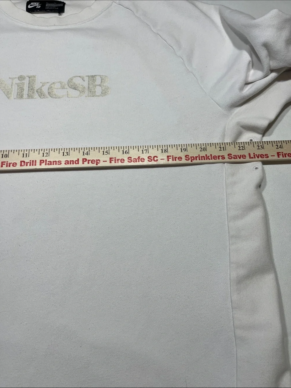 Nike SB Skateboarding White Crewneck Sweatshirt Embroidered Logo XL SKU 0103‎